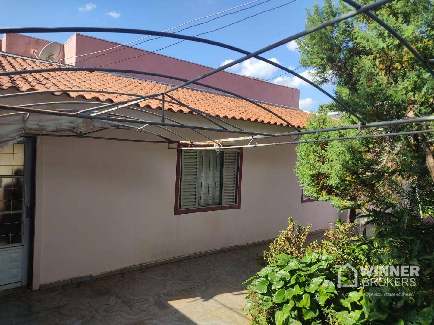 Casa à venda com 3 quartos, 140m² - Foto 2