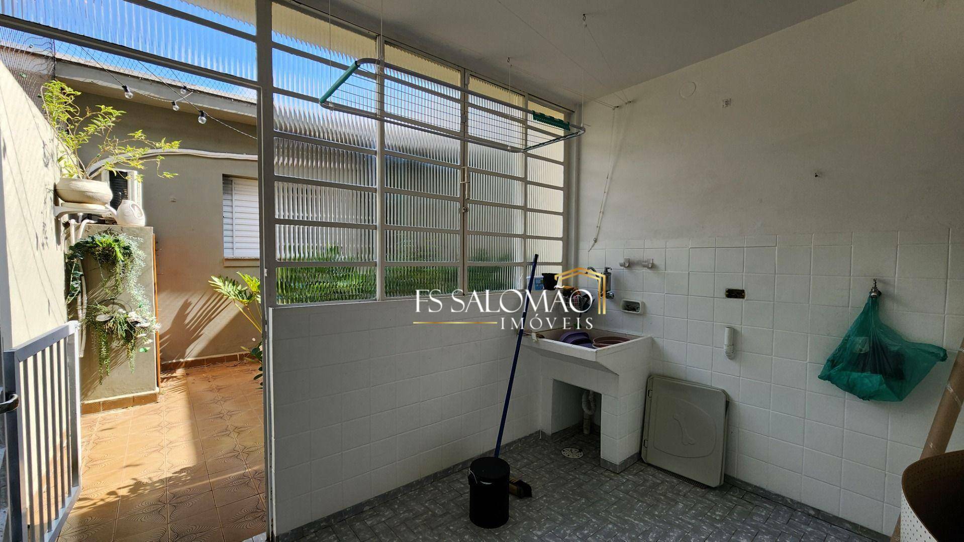 Casa para alugar com 2 quartos, 113m² - Foto 11