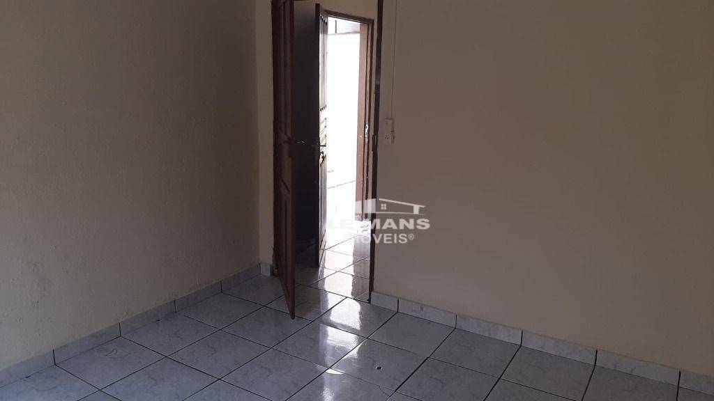 Casa, 1 quarto, 58 m² - Foto 2