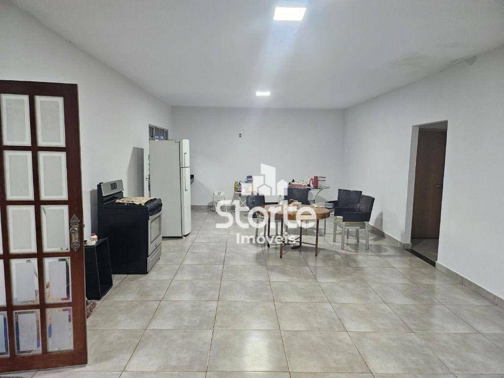 Chácara à venda com 3 quartos, 270m² - Foto 6