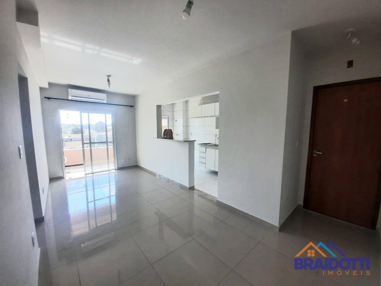 Apartamento à venda com 3 quartos, 76m² - Foto 1