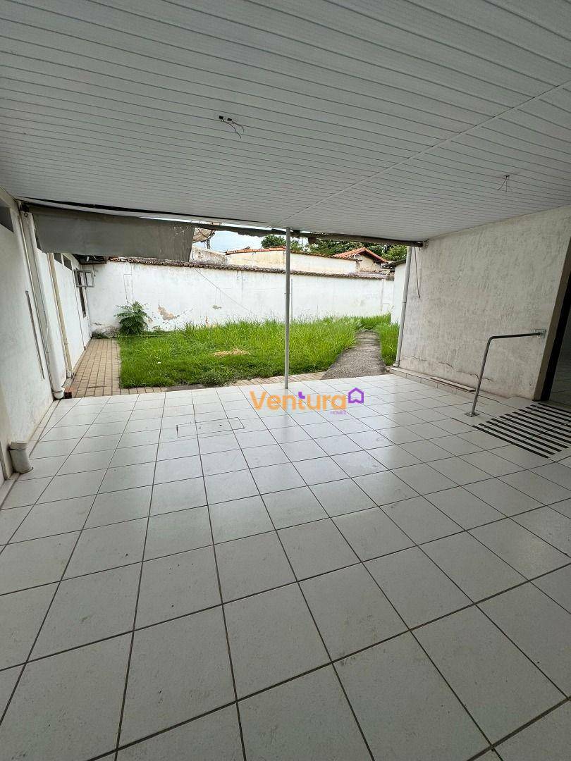 Casa à venda e aluguel com 4 quartos, 210m² - Foto 17