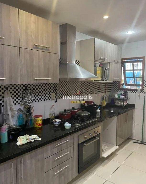 Sobrado à venda com 5 quartos, 250m² - Foto 1