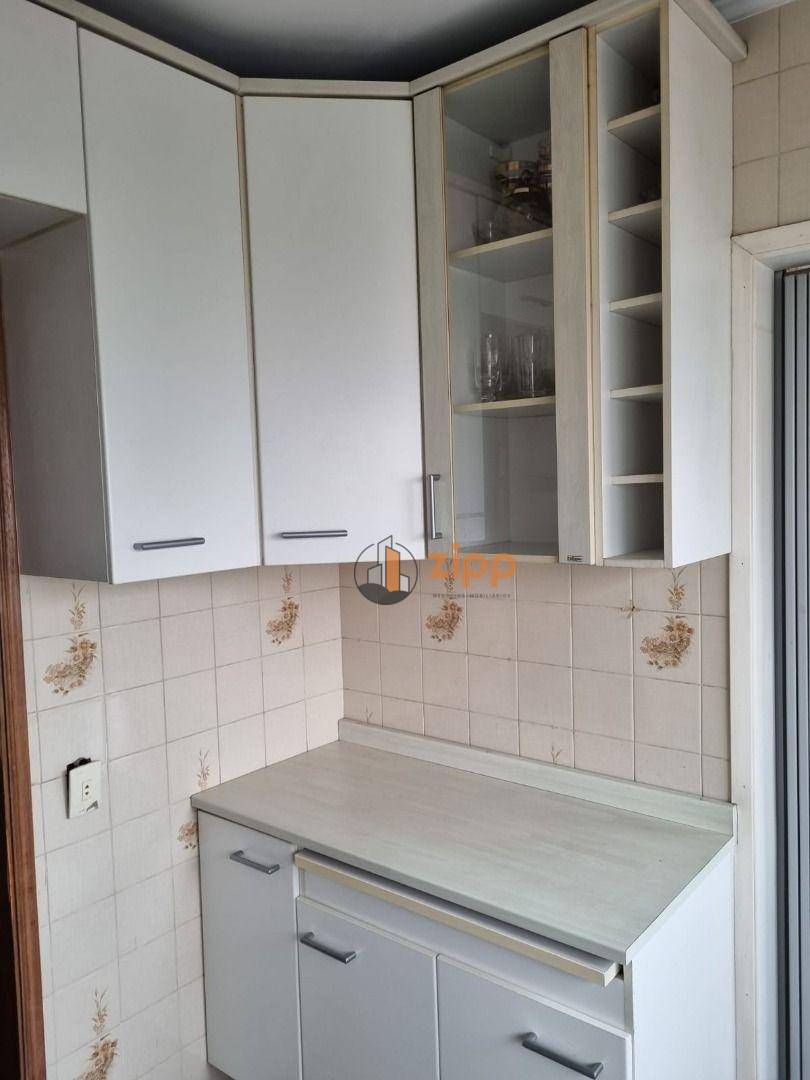 Apartamento para alugar com 3 quartos, 70m² - Foto 11