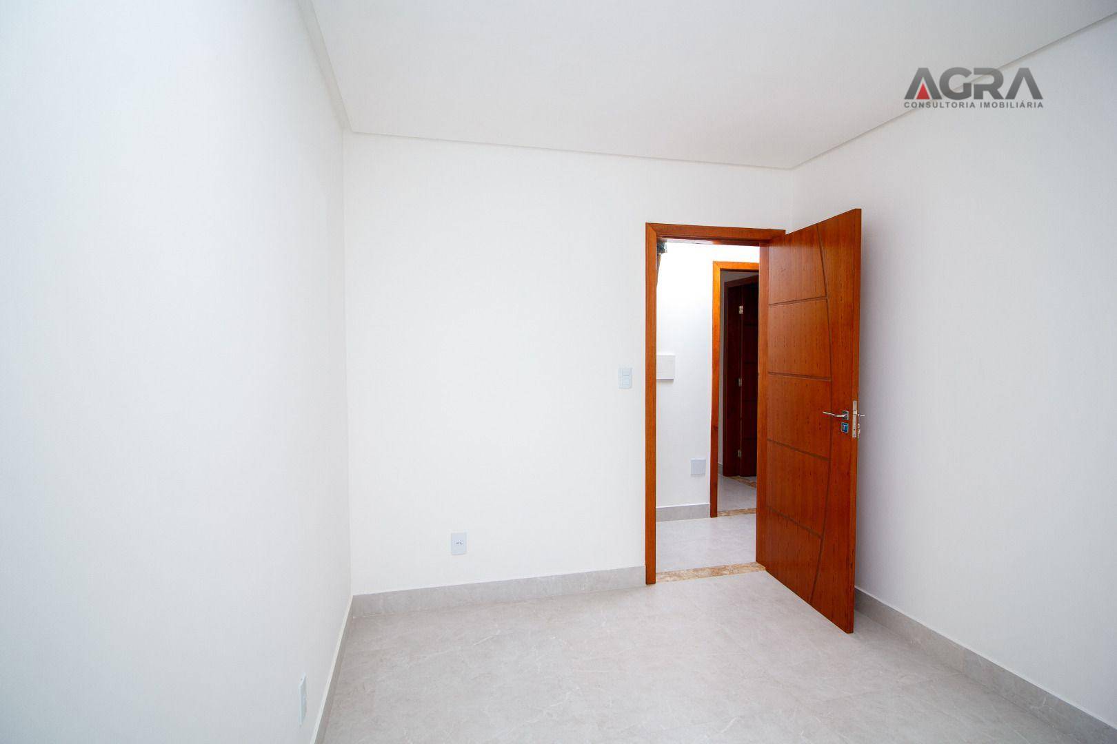 Casa à venda com 3 quartos, 130m² - Foto 11