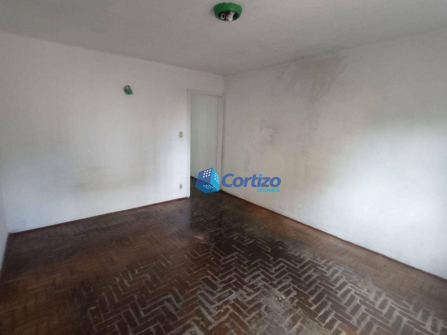 Casa à venda com 2 quartos, 140m² - Foto 9