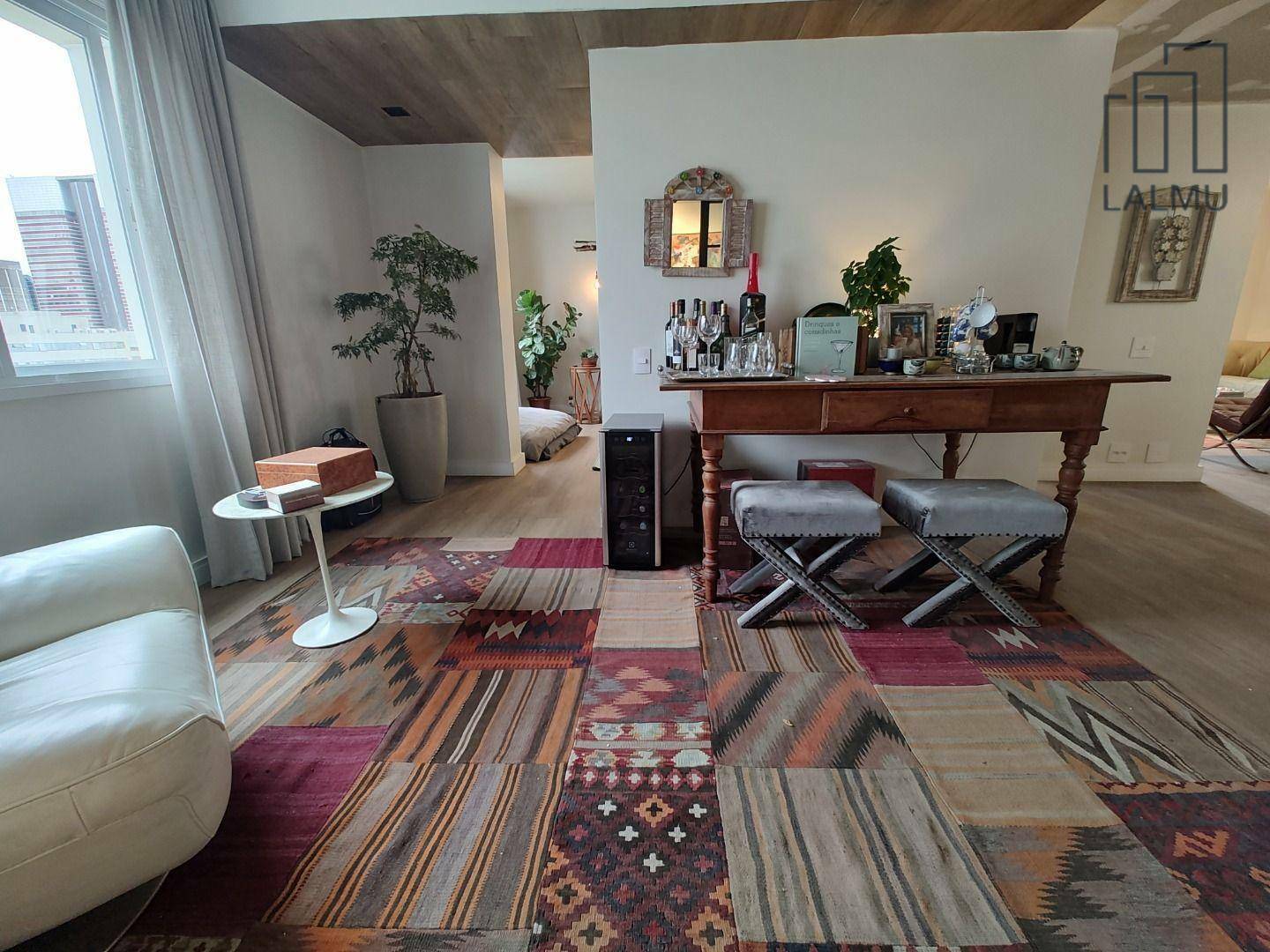 Apartamento para alugar com 2 quartos, 201m² - Foto 5