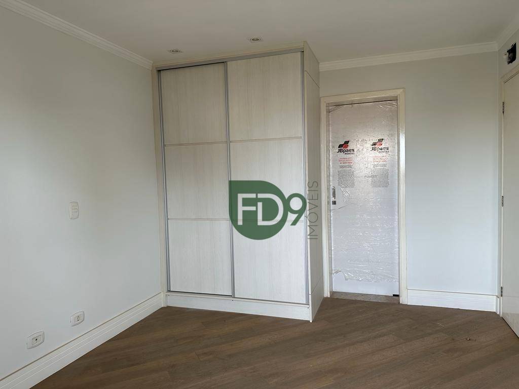 Apartamento à venda com 3 quartos, 210m² - Foto 7