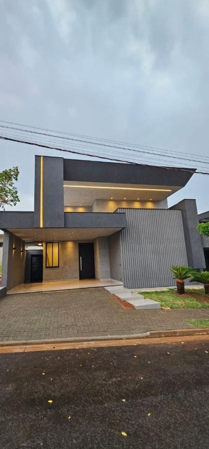 Casa à venda com 3 quartos, 155m² - Foto 1