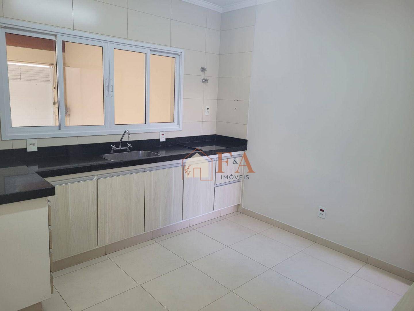 Casa à venda com 3 quartos, 205m² - Foto 5