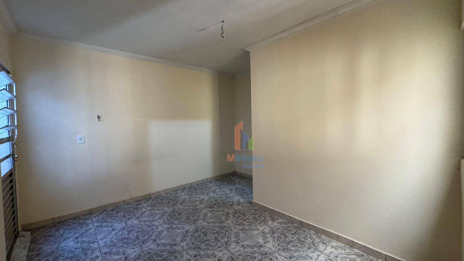 Casa para alugar com 5 quartos, 200m² - Foto 12