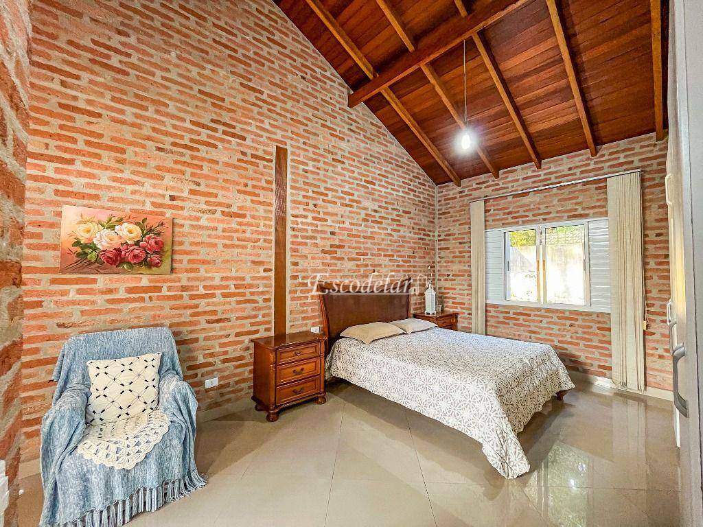 Casa à venda com 4 quartos, 286m² - Foto 18