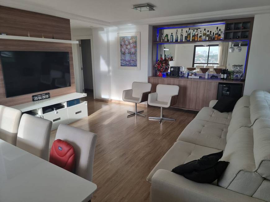 Apartamento à venda com 3 quartos, 145m² - Foto 1