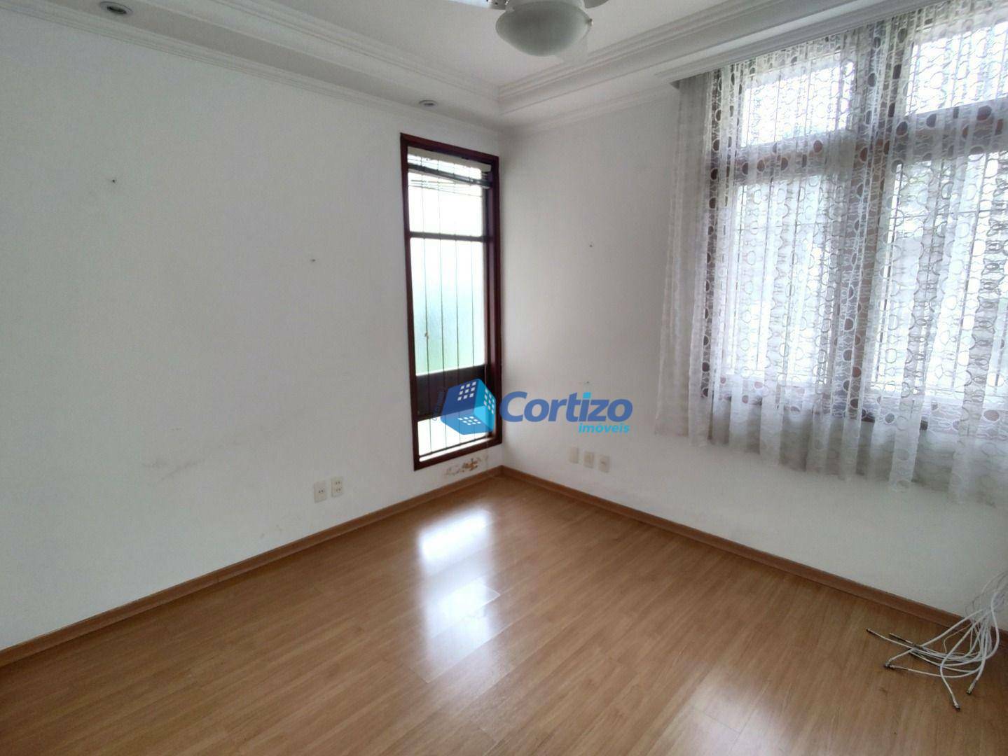 Casa à venda com 3 quartos, 280m² - Foto 11