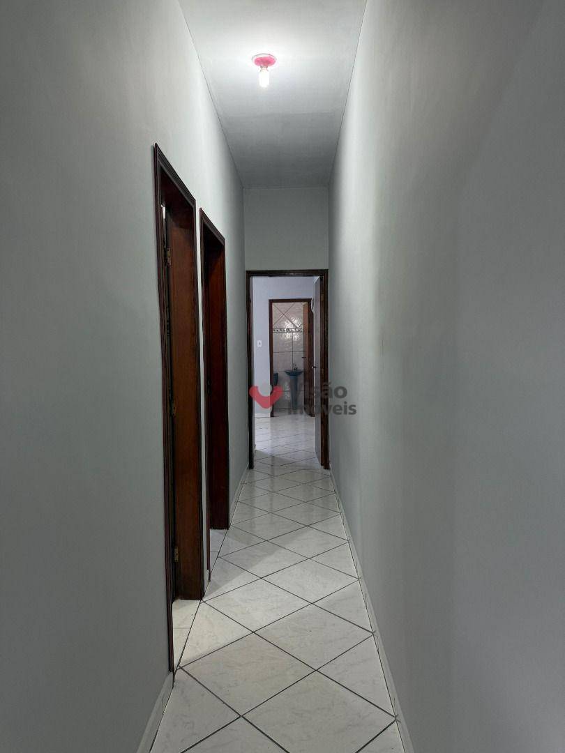 Casa à venda com 2 quartos, 70m² - Foto 12