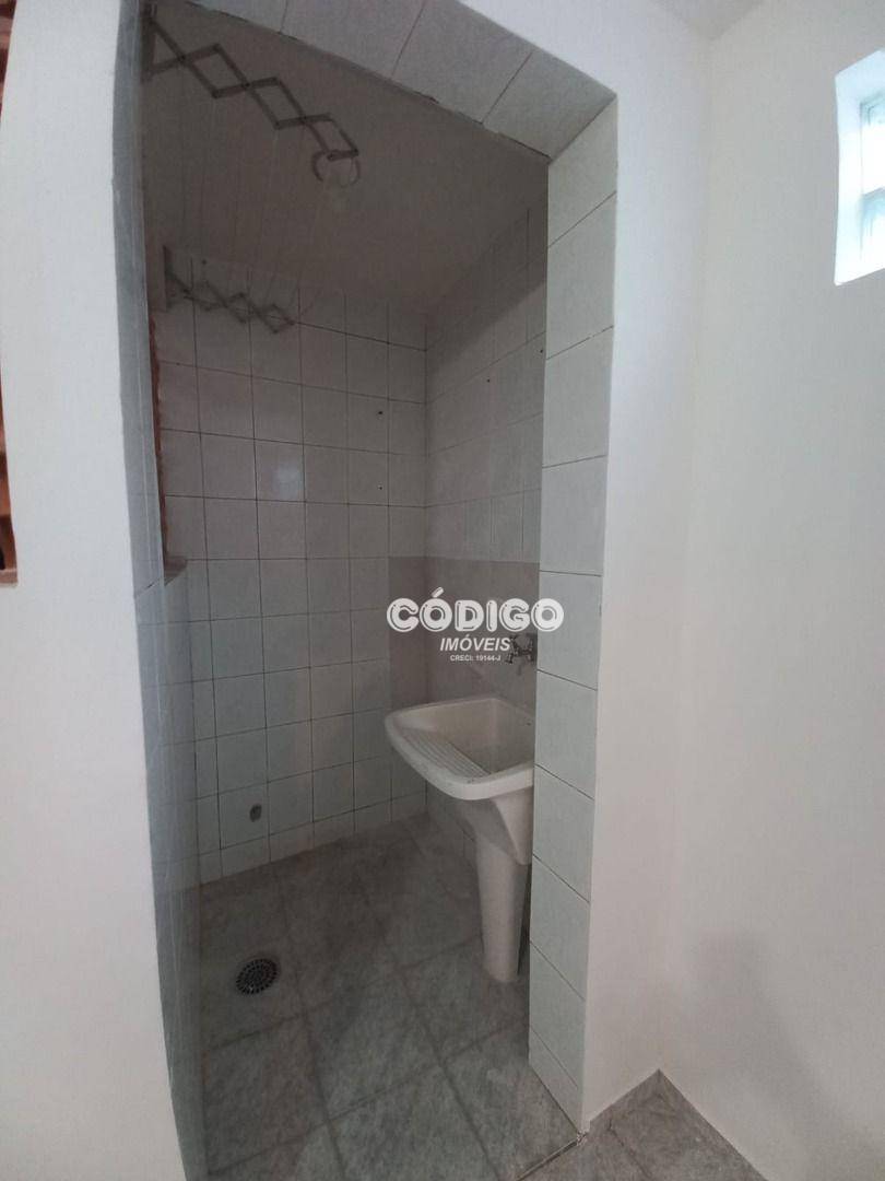 Casa para alugar com 2 quartos, 98m² - Foto 10