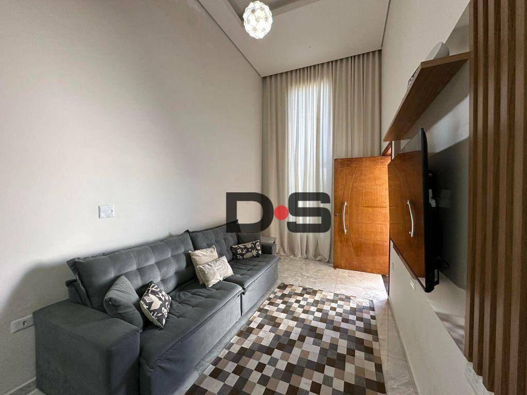 Casa à venda com 2 quartos, 110m² - Foto 1