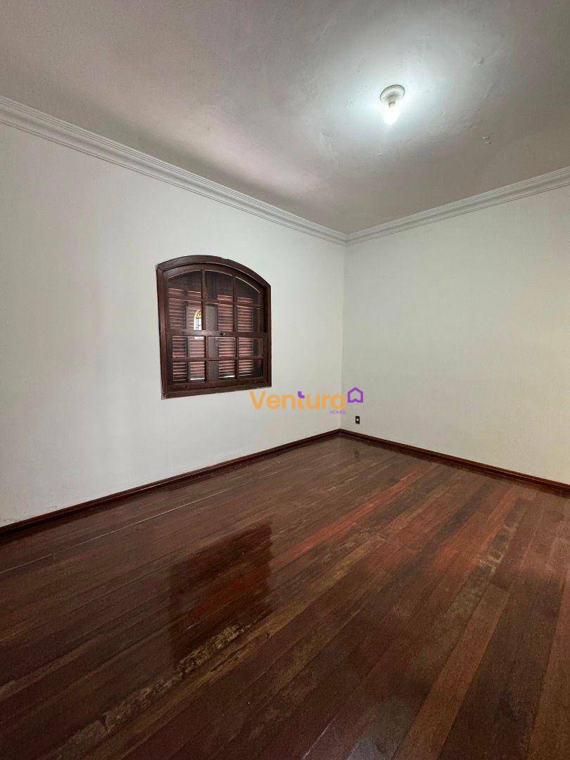 Casa à venda e aluguel com 3 quartos, 215m² - Foto 8