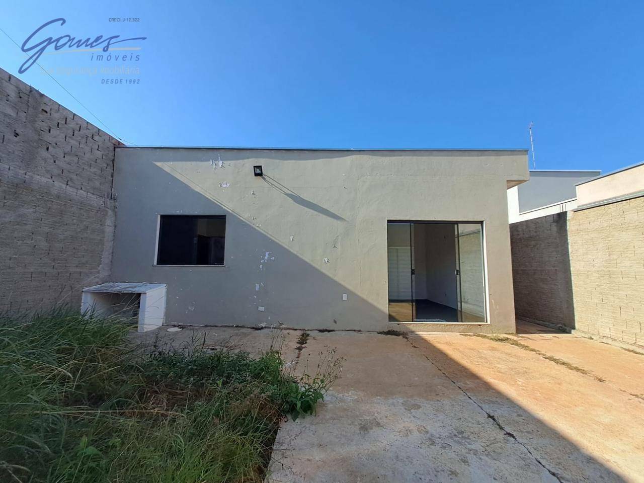 Casa à venda com 3 quartos, 150m² - Foto 2