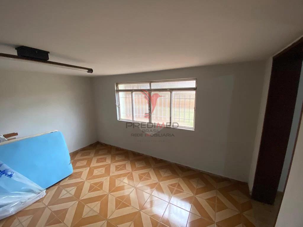 Casa à venda com 2 quartos, 325m² - Foto 2