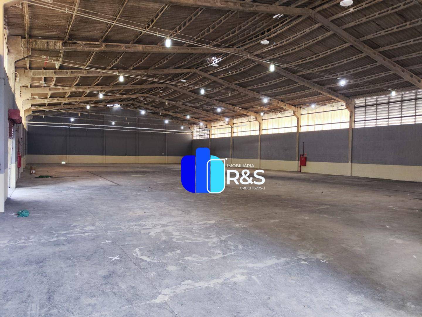 Depósito-Galpão, 1550 m² - Foto 1