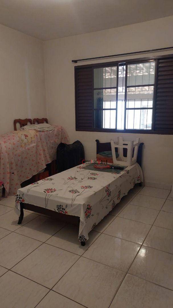 Casa à venda com 4 quartos, 210m² - Foto 17