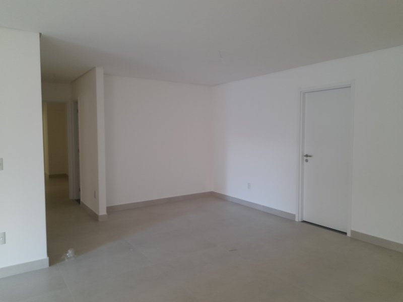 Apartamento à venda com 4 quartos, 200m² - Foto 4