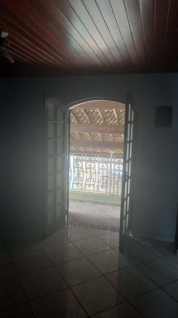 Sobrado para alugar com 4 quartos, 120m² - Foto 10