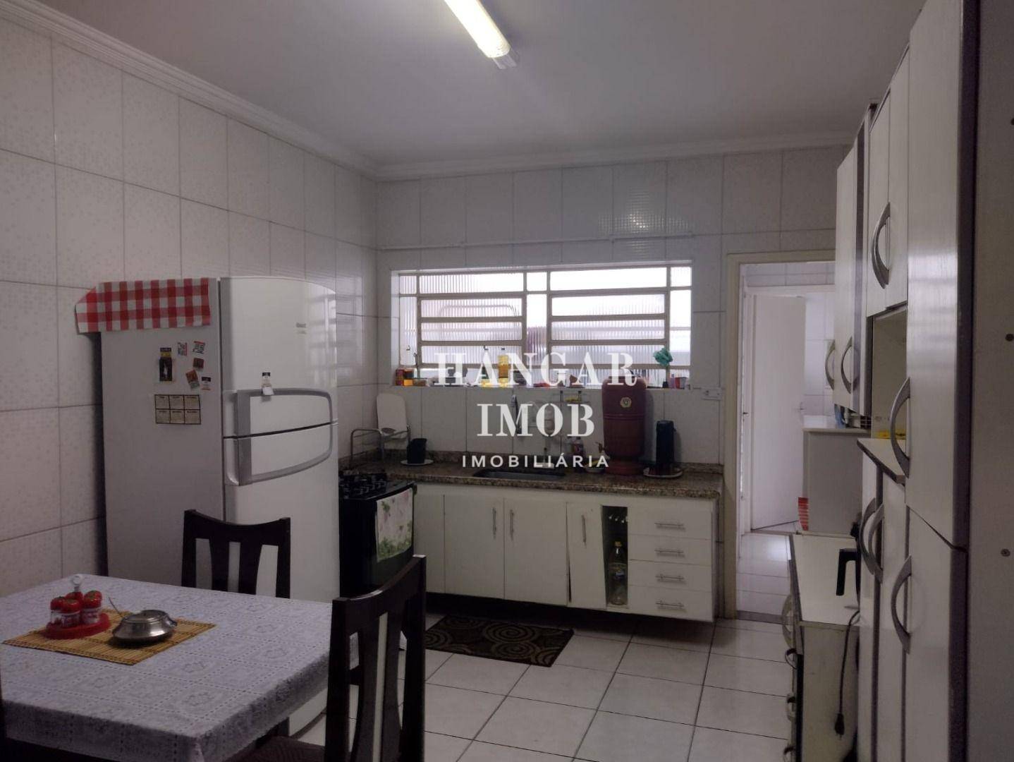 Casa à venda com 4 quartos, 250m² - Foto 9