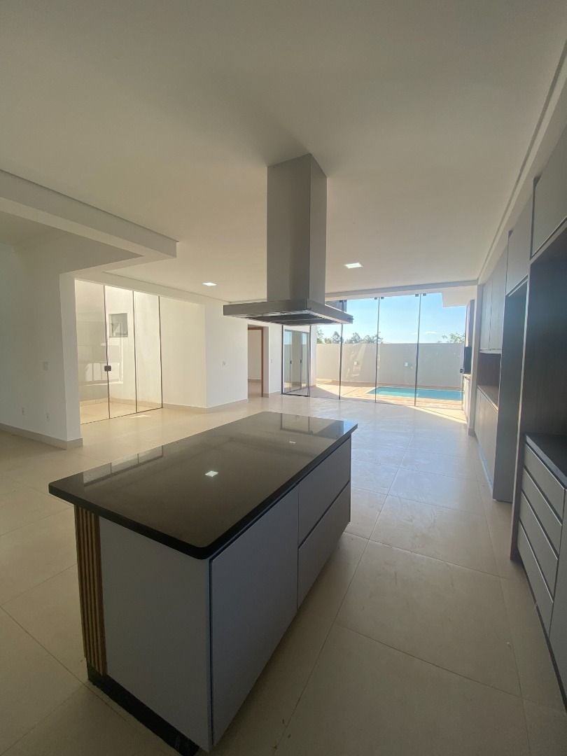 Casa à venda com 4 quartos, 280m² - Foto 8