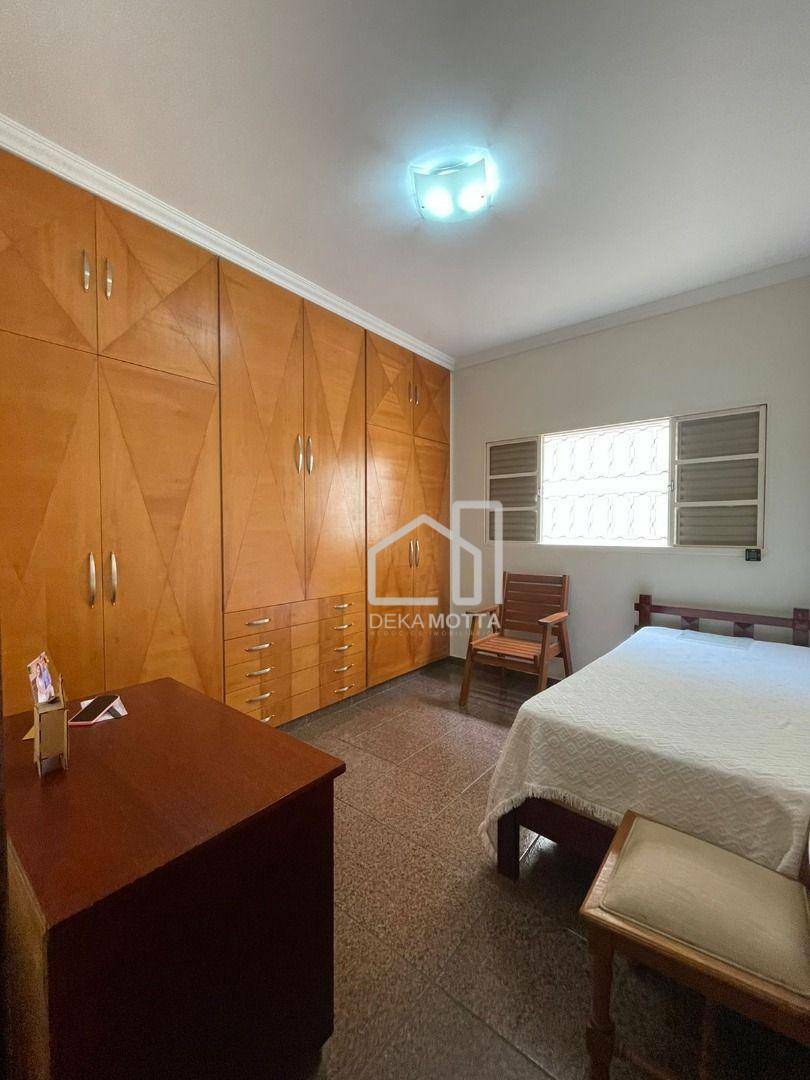 Casa à venda com 4 quartos, 245m² - Foto 10