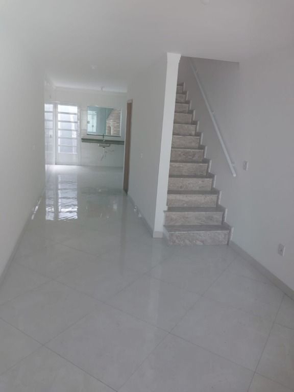 Sobrado à venda com 3 quartos, 115m² - Foto 2