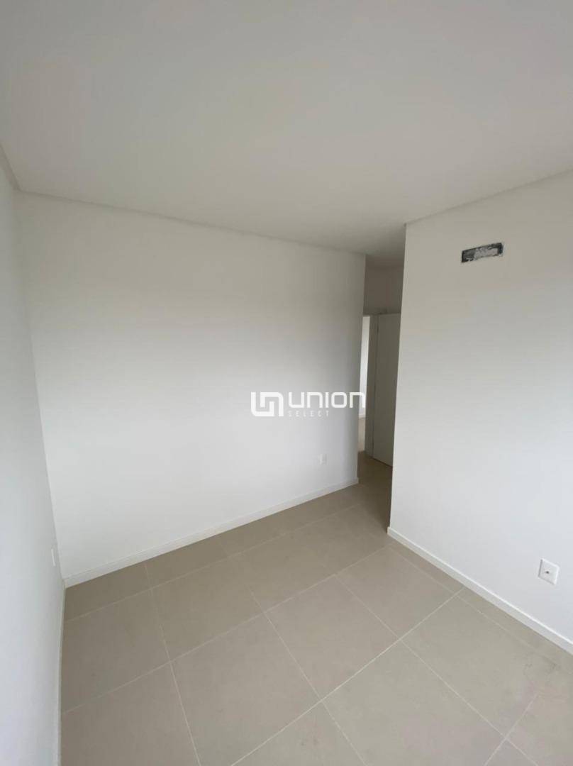 Apartamento à venda com 2 quartos, 62m² - Foto 7