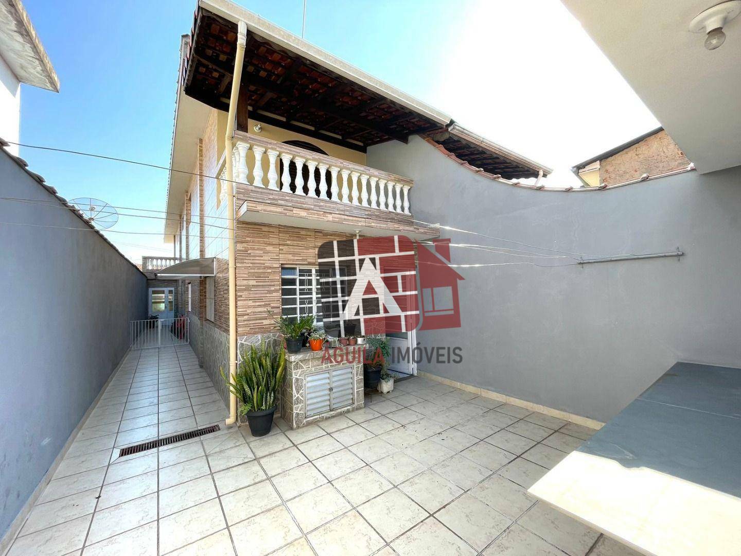 Sobrado à venda com 3 quartos, 206m² - Foto 1