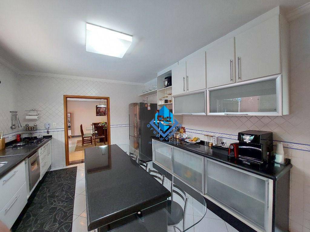 Sobrado à venda com 3 quartos, 296m² - Foto 13