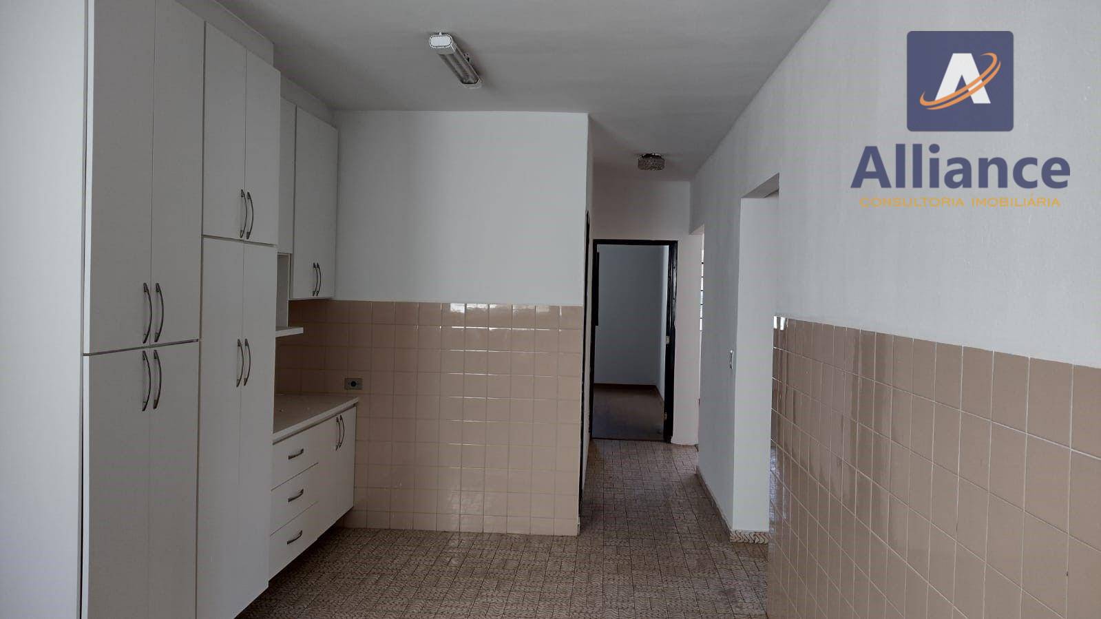 Casa à venda com 3 quartos, 120m² - Foto 2