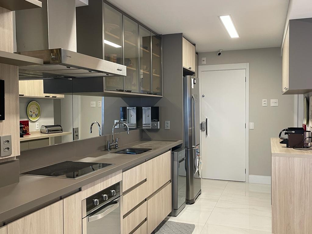 Apartamento à venda com 3 quartos, 137m² - Foto 18