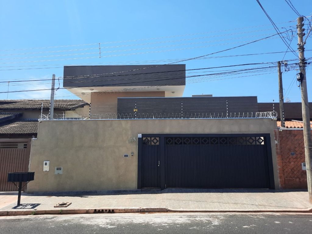 Sobrado à venda com 6 quartos, 570m² - Foto 1