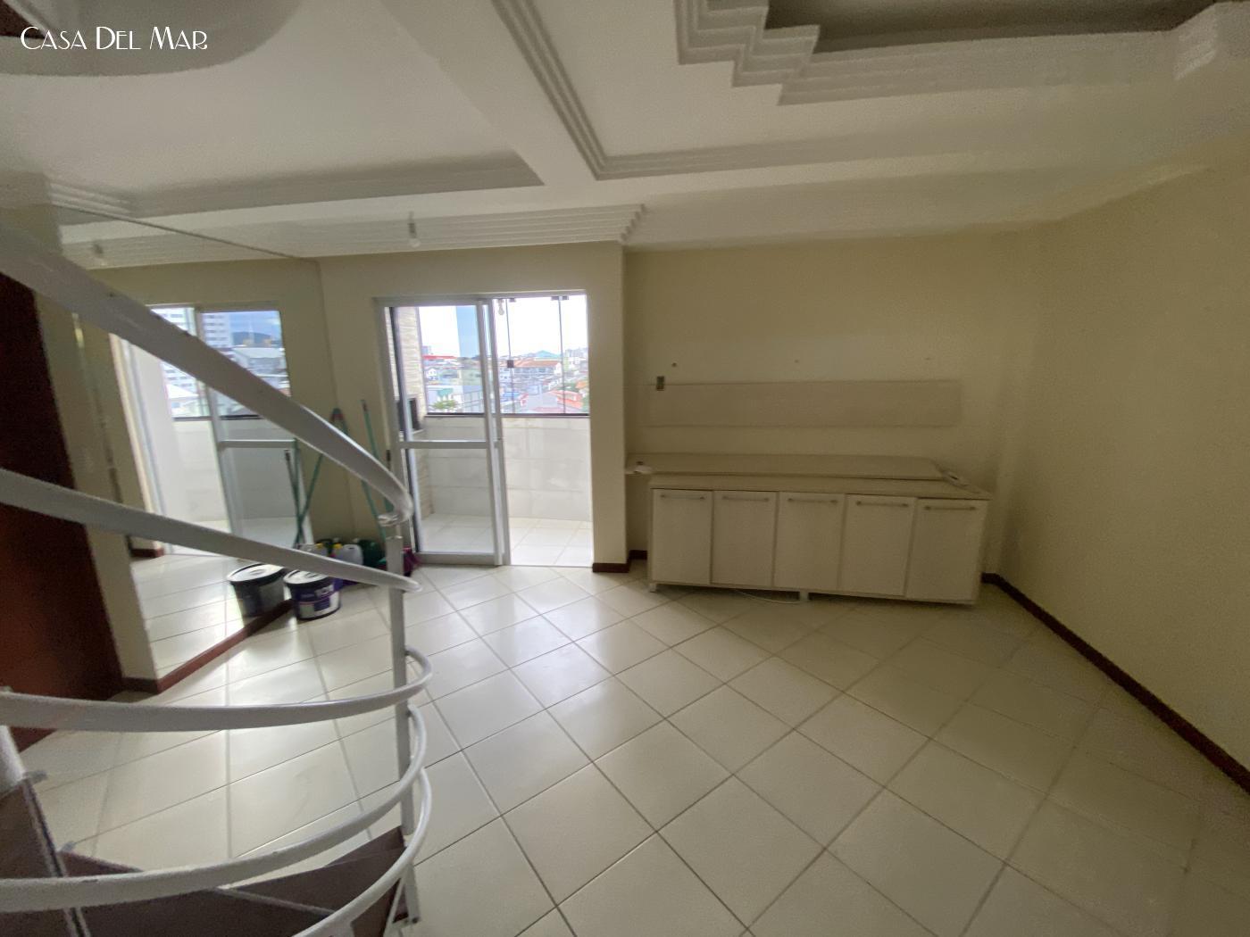 Apartamento à venda com 3 quartos, 137m² - Foto 2