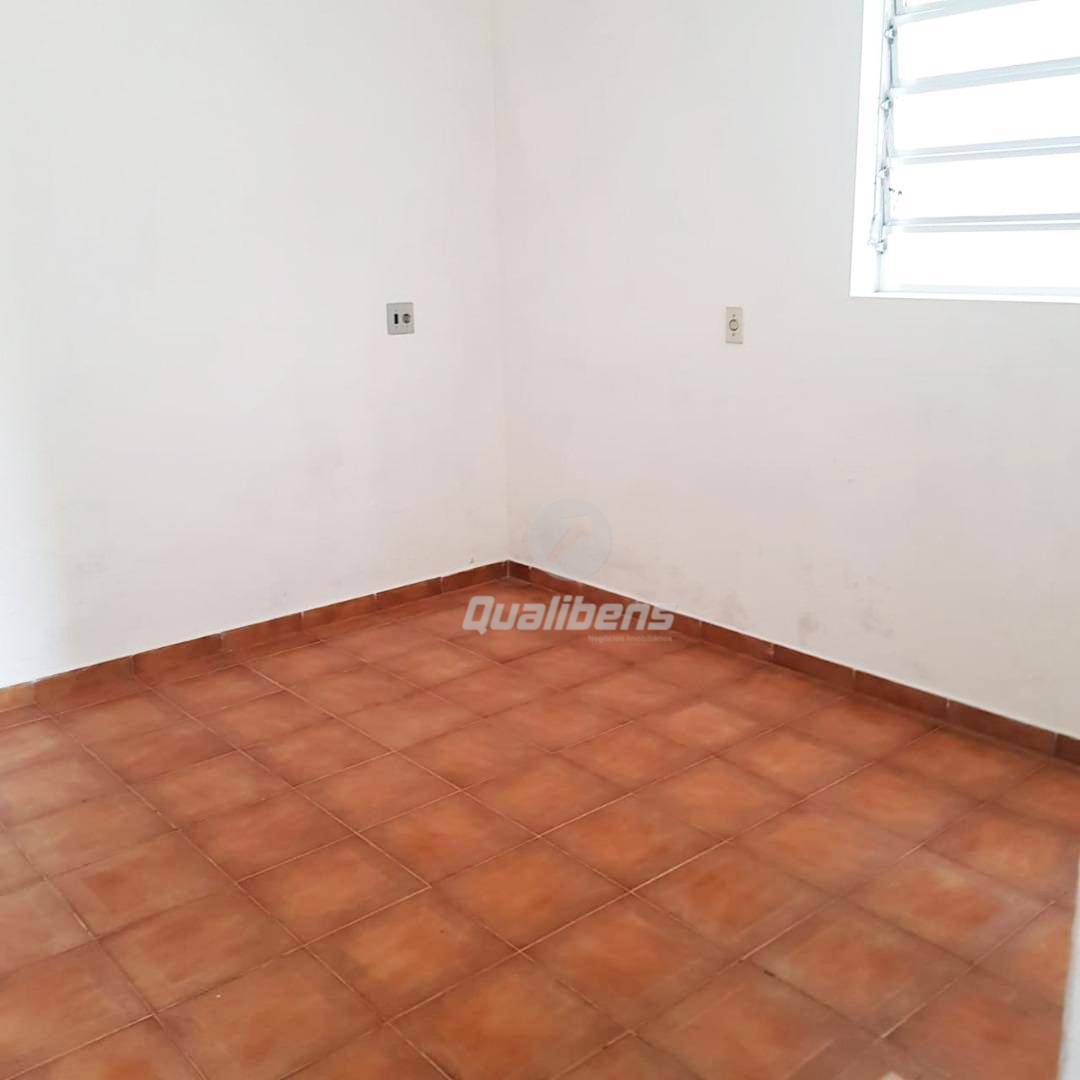 Casa à venda com 3 quartos, 222m² - Foto 11