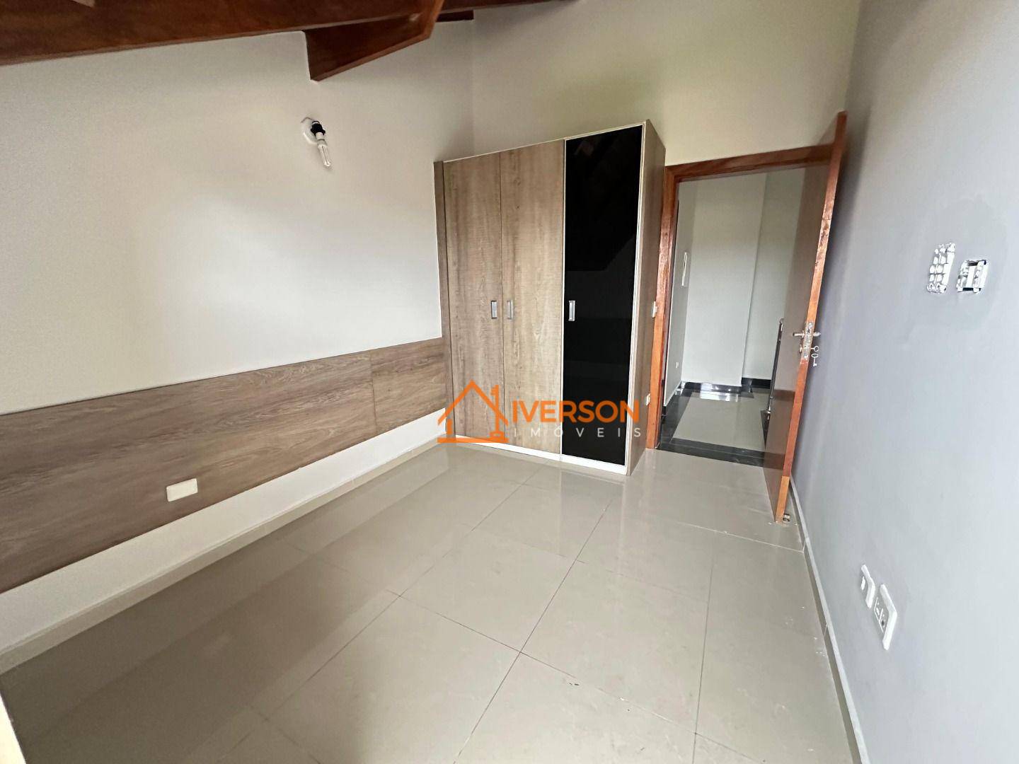 Apartamento para alugar com 2 quartos, 90m² - Foto 2