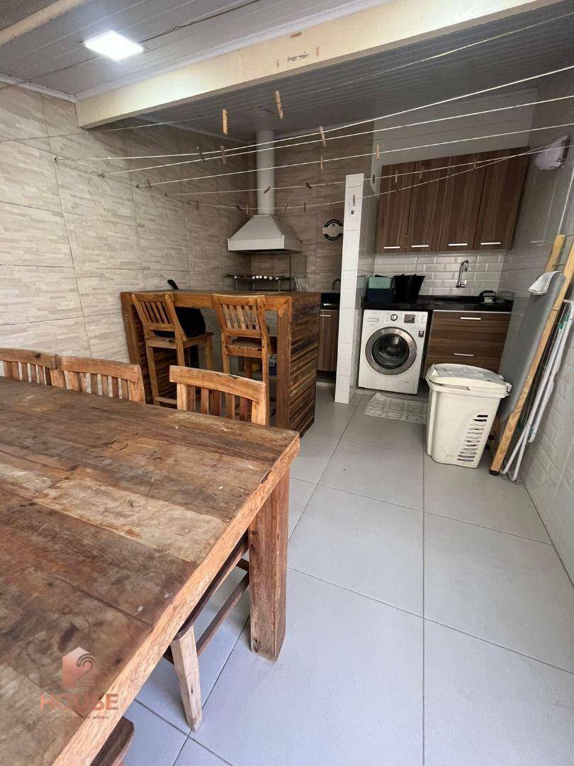 Casa à venda com 3 quartos, 180m² - Foto 4