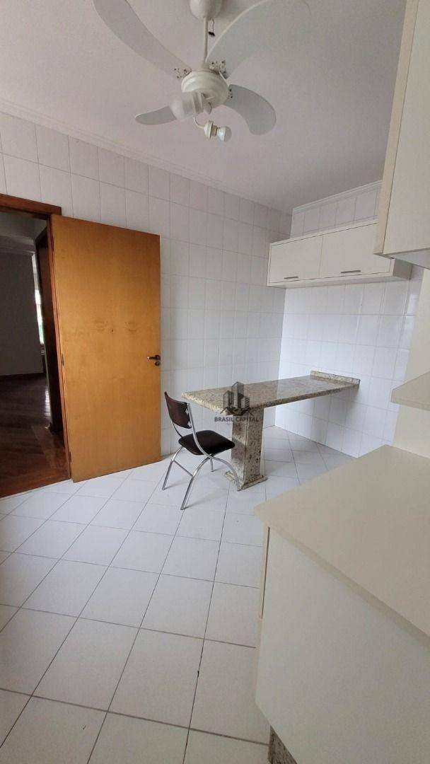 Apartamento à venda com 4 quartos, 147m² - Foto 11