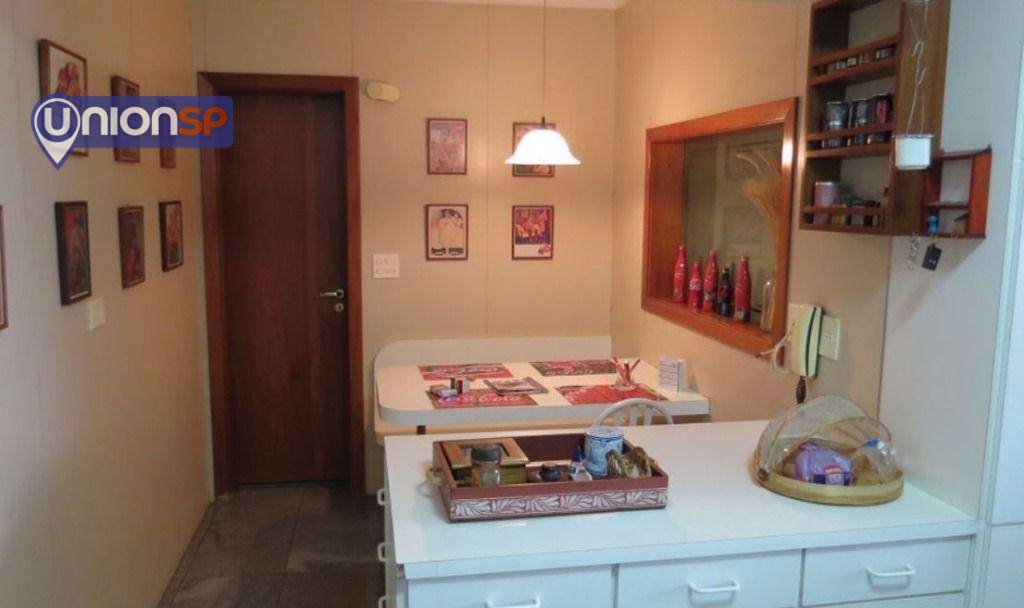 Apartamento à venda com 4 quartos, 211m² - Foto 18