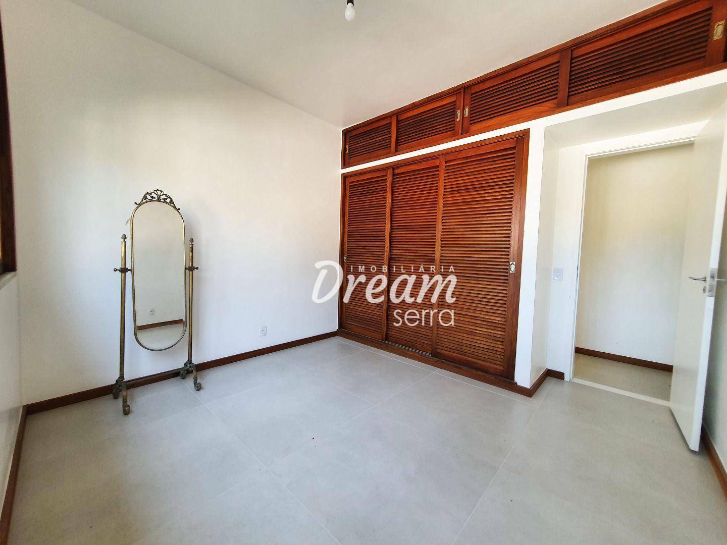 Casa à venda com 3 quartos, 220m² - Foto 27