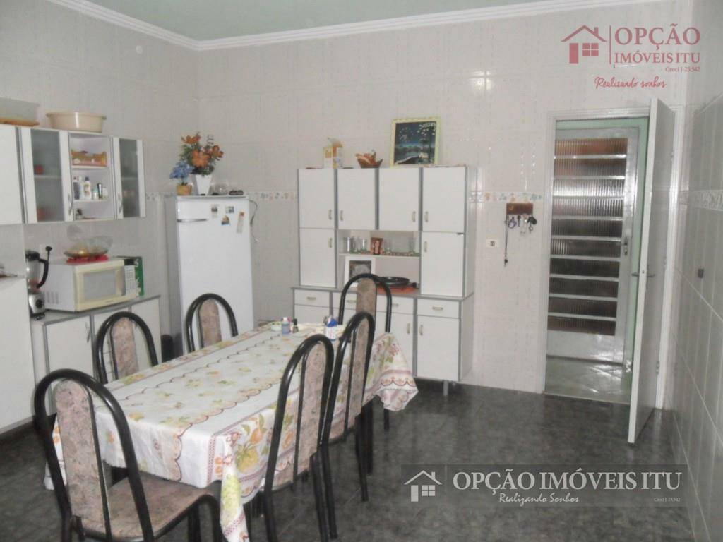 Casa à venda com 3 quartos, 240m² - Foto 4