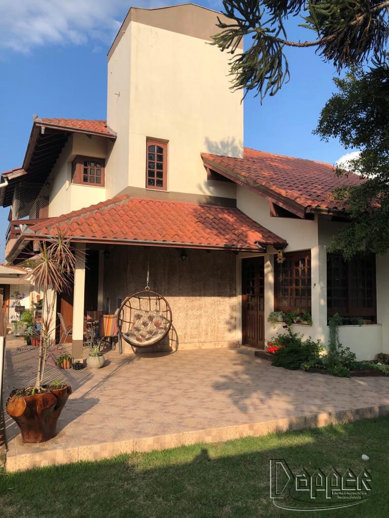 Casa à venda com 3 quartos, 446 - Foto 1