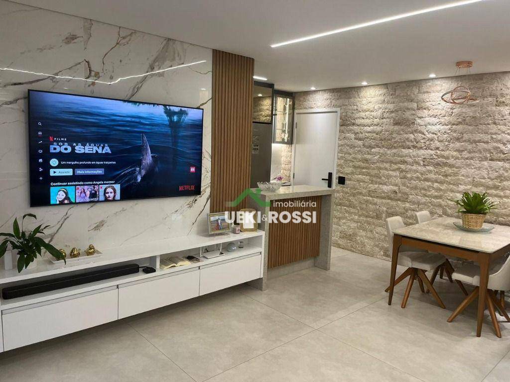 Apartamento à venda com 2 quartos, 64m² - Foto 1