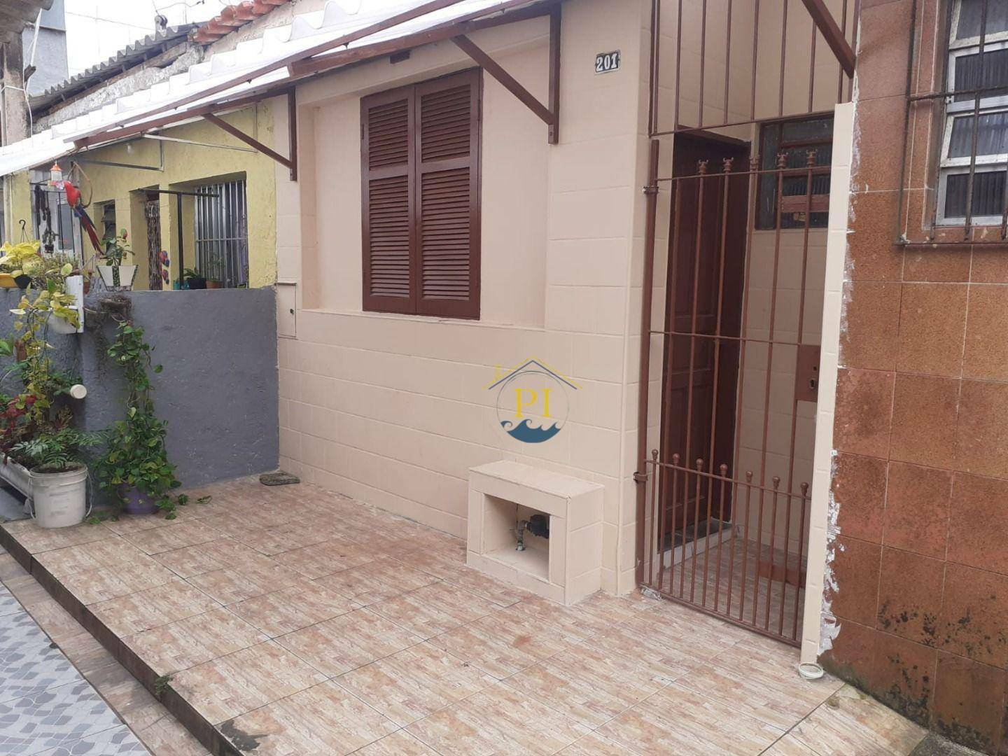 Casa à venda com 1 quarto, 32m² - Foto 2