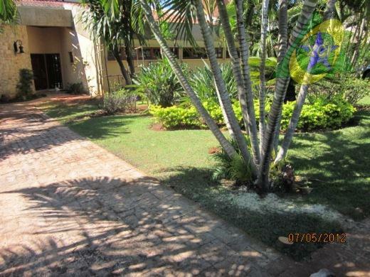 Casa de Condomínio à venda com 4 quartos, 600m² - Foto 2